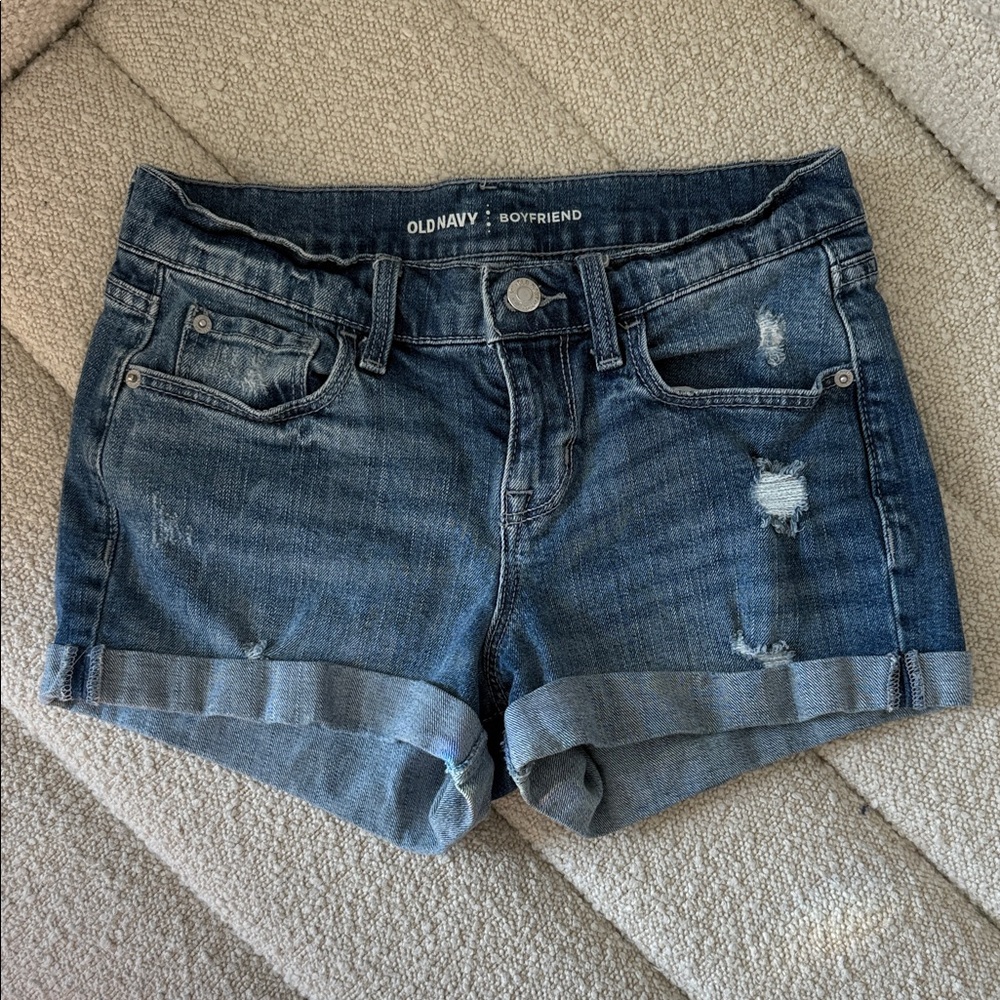 Old Navy Boyfriend Jean Shorts in Medium Wash Blue